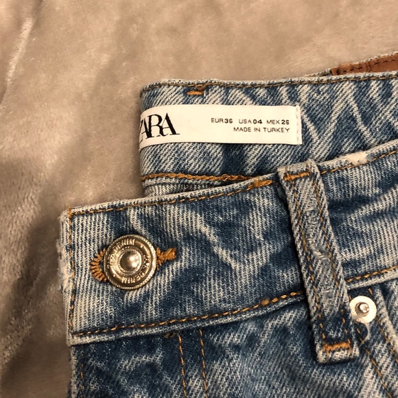 Zara Demin - Picture 2 of 5